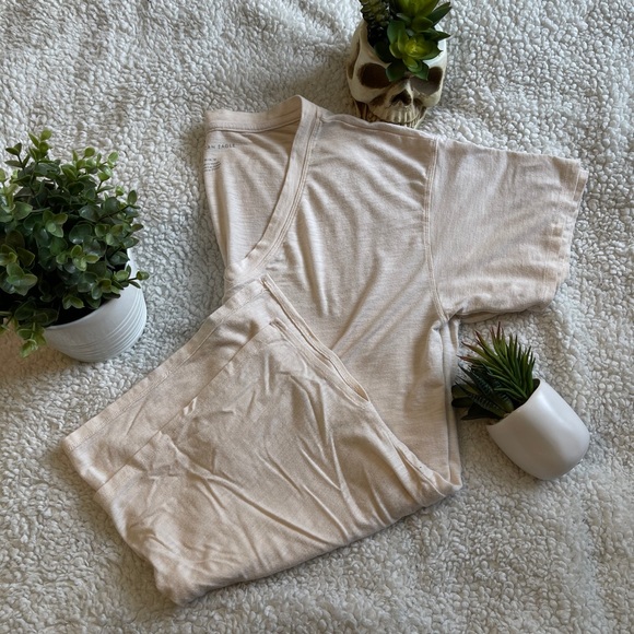 American eagle T-shirt in size medium - Picture 3 of 4